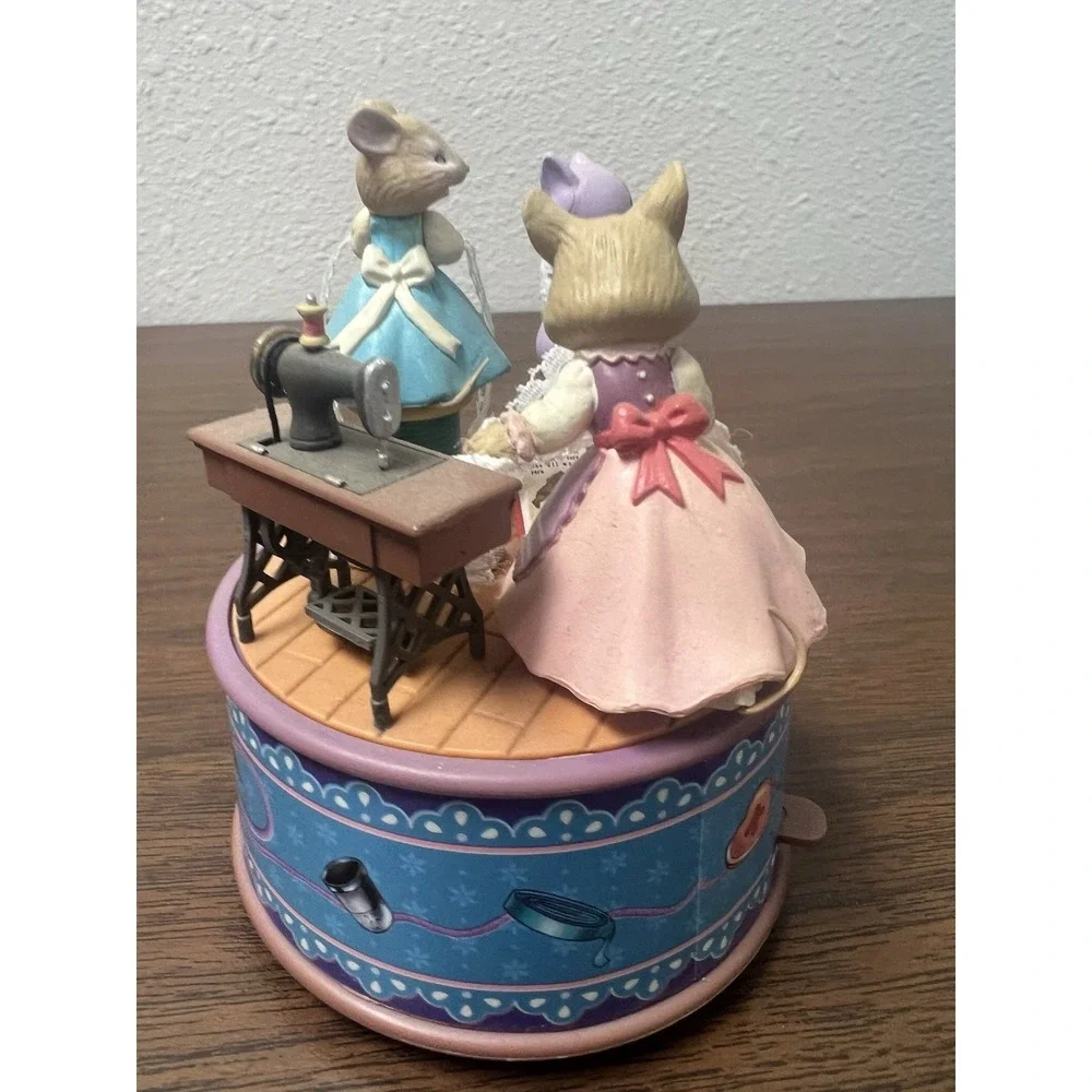 Enesco Mini Action Musical Itty Bitty Beauty Plays Can't Keep My Eyes Off Of You